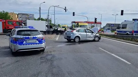 Zderzenie i uszkodzona sygnalizacja na krajowej "7"