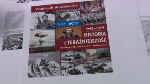 Wielu nauczycieli i urzędników mówi wprost, że tego podręcznika do HiT-u nie chcą