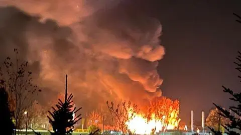 Pożar hali w Pilźnie na Podkarpaciu 