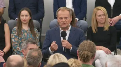 "Zniszczą szkołę, zniszczą operę, ale postawią nam ławeczki". Donald Tusk w Ostrowie Wielkopolskim