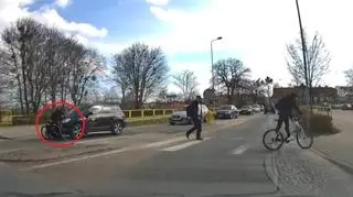 Rowerzysta wjechał pod samochód