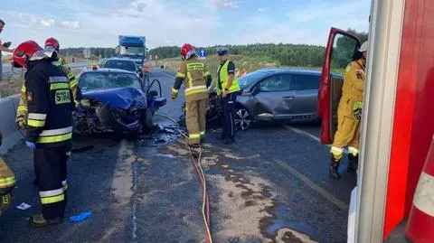 Czołowe zderzenie na A1. Cztery osoby ranne