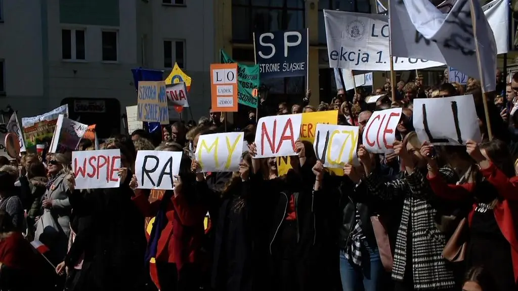 Kłodzko. Wiec poparcia dla strajkujących nauczycieli