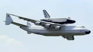 An-225 na targach w Paryżu w 1989 roku. Łabędzi śpiew i szczytowe osiągnięcie przemysłu lotniczego i kosmicznego ZSRR