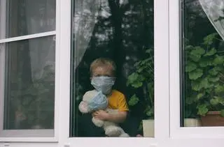 Czwarta fala koronawirusa w Polsce sprawiła, że coraz więcej dzieci trafia do szpitala z powodu COVID-19. 