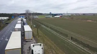Kolejki przed terminalem w Koroszczynie (zdjęcie z 20.02.2023)