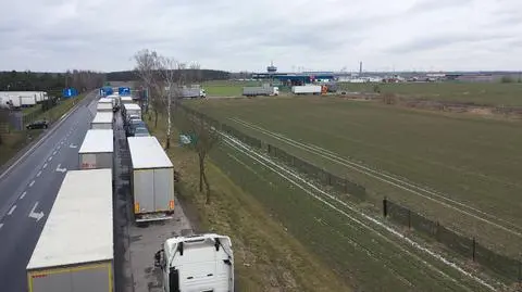 Kolejki przed terminalem w Koroszczynie (zdjęcie z 20.02.2022)