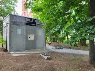 W parku stanęła nowa toaleta 
