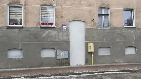 Zamurowane drzwi kamienicy w Lęborku