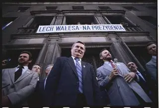 Lech Wałęsa w czasie kampanii wyborczej w 1990 roku