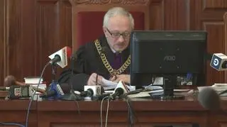 Bomba na dachu zabiła montera. Dwóch oskarżonych przed sądem