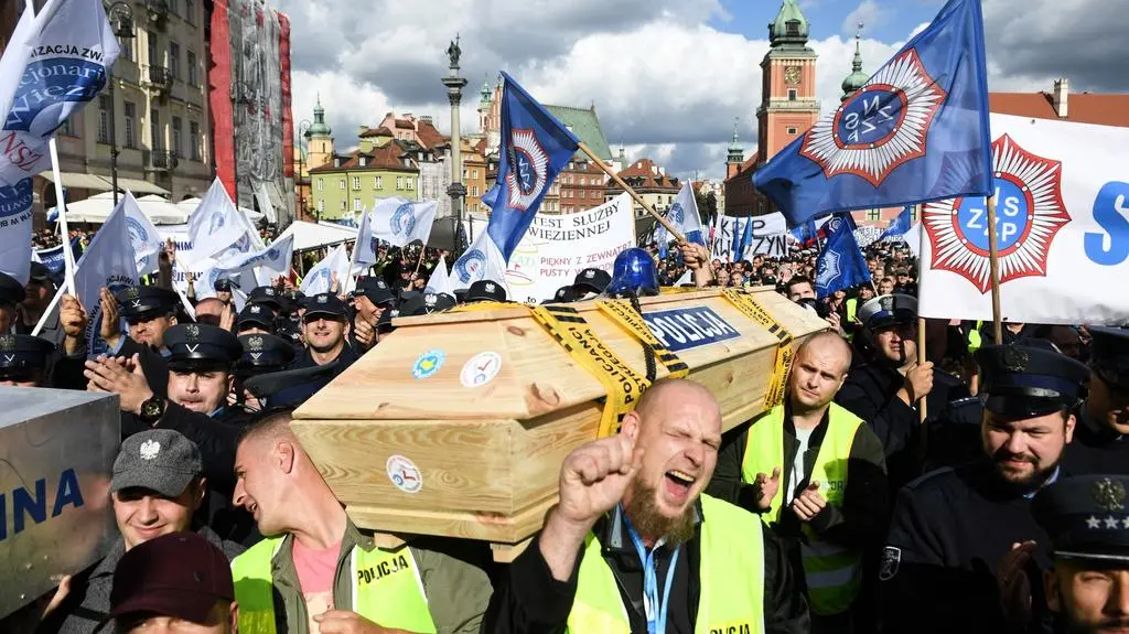 Mówią o najwięszym proteście w historii. Protestujących byłoby więcej ale wielu zostało na służbie