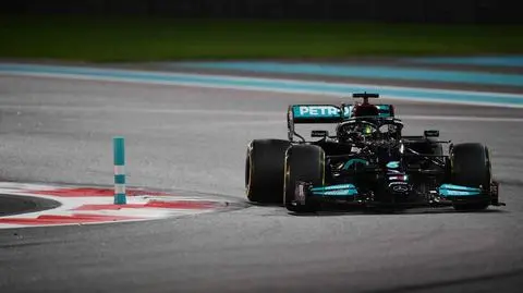 W weekend finiszuje Formuła 1. Hamilton postraszył przed najważniejszym wyścigiem roku