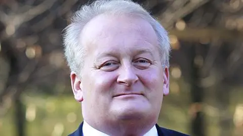 Senatorowie przechodzą do PiS