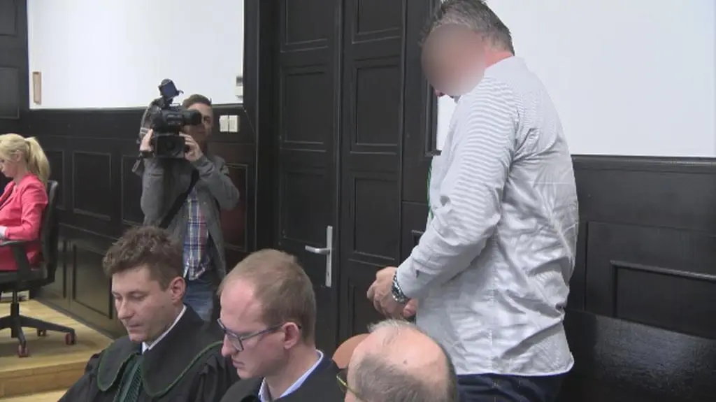 Konwojent już nie chce być za kratkami