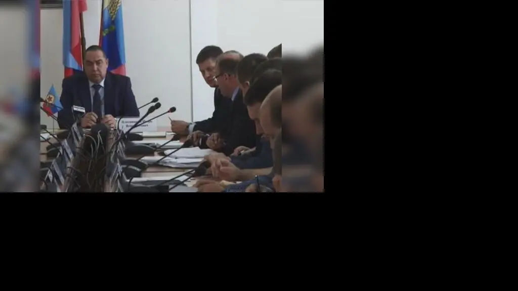 Przywódca Igor Płotnicki na naradzie z urzędnikami