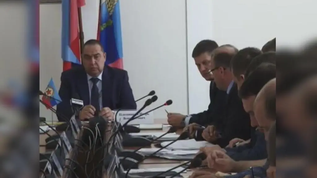 Przywódca Igor Płotnicki na naradzie z urzędnikami
