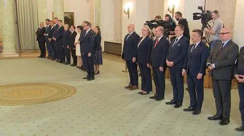 "To jest pewien teatr, to nie jest żadna wiara prezydenta". Oglądaj wydanie specjalne 