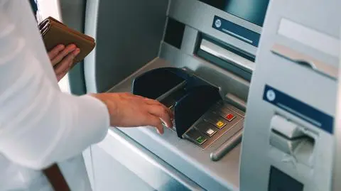 Nożem groził pracownikom banku. Wściekł się, bo nie mógł wypłacić pieniędzy