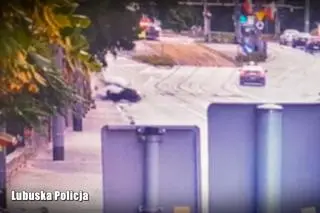 W zdarzeniu ucierpiał pieszy, ale nie odniósł poważniejszych obrażeń