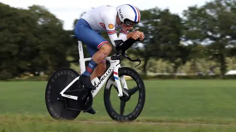 Genialny nastolatek pogodził faworytów. Deklasacja w kolarskich mistrzostwach Europy