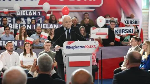 Jarosław Kaczyński podczas spotkania z mieszkańcami w Klwatce Królewskiej