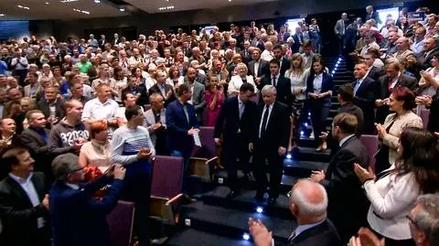 Ludzie ze spółek Skarbu Państwa hojnie wspierają PiS. "Wygląda to na zorganizowany system wpłat"