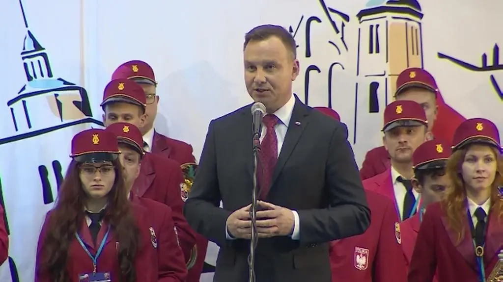 Prezydent: proszę o więcej wstrzemięźliwości i mniej emocji
