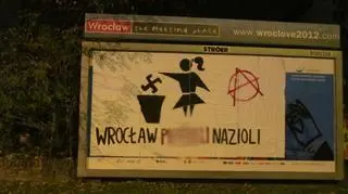 Obok trasy "Marszu Patriotów" zawisł antynacjonalistyczny plakat
