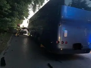 Pasażerowie wsiadali akurat do autokaru. Kilkanaście osób było już w środku 