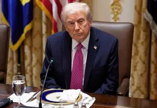 "Brzmiał na zmęczonego". Rozmowa z Trumpem chwilę po operacji trwała 50 sekund