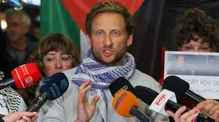 Franciszek Sterczewski na lotnisku Fryderyka Chopina w Warszawie