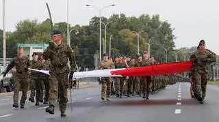 Próba generalna defilady wojskowej w ramach przygotowań do obchodów Święta Wojska Polskiego