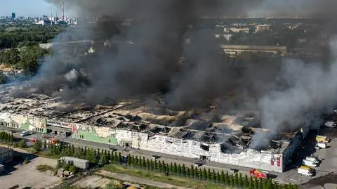 Warszawa, 12.05.2024. Pożar kompleksu handlowego przy ul. Marywilskiej 44 w Warszawie