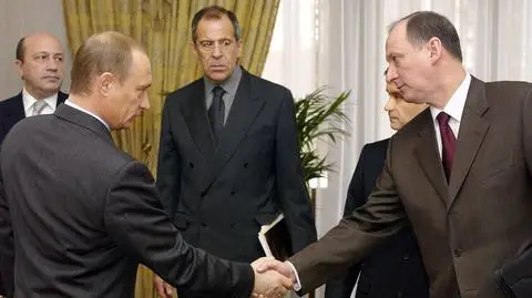 Ławrow, jako szef dyplomacji, uczestniczy w rozmowie z Putinem w sprawie sytuacji w Kosowie. Zdjęcie z 20 marca 2004 roku    