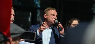 Awantura w Berlinie z udziałem Bąkiewicza. "Element bardzo szerokiej kampanii PiS"