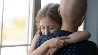 Cisza, która boli bardziej niż choroba. Tak nowotwór zmienia relacje z bliskimi