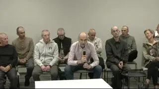 Uwolnieni białoruscy więźniowie na spotkaniu ze Swiatłaną Cichanouską 