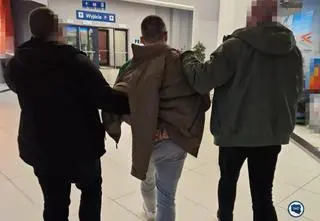 Założyli 20 fałszywych sklepów internetowych i oszukali prawie tysiąc osób