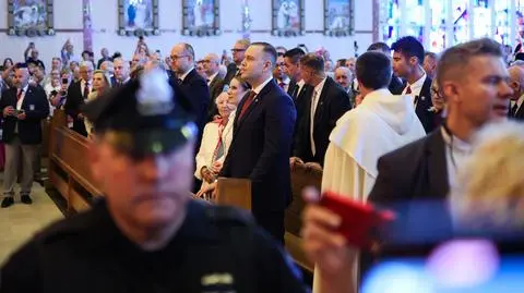 Prezydent Karol Nawrocki podczas mszy świętej w Narodowym Sanktuarium Matki Bożej Częstochowskiej w Doylestown (21.09.2025)