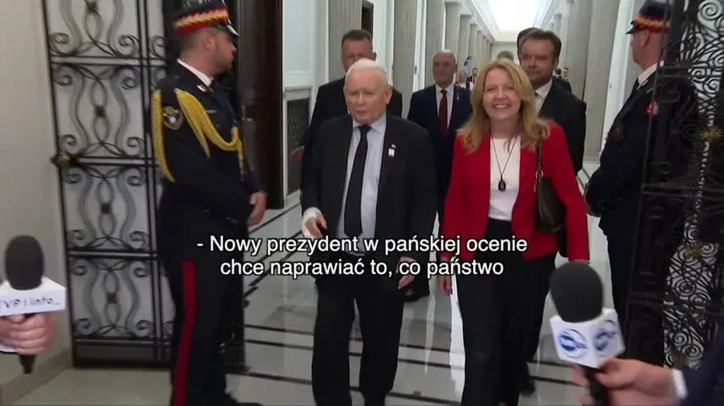 Wymiana na korytarzu sejmowym prezesa Kaczyńskiego, posłanki Lichockiej i reportera TVN24 