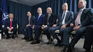 Nietypowe prezenty od Trumpa. "Wszyscy boją się ich nie nosić"