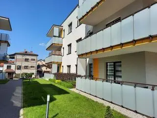 Obok zabudowy jednorodzinnej, w postaci willi miejskich, zbudowano bloki 