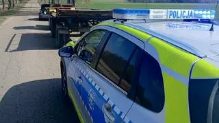 Dożywotni zakaz i trzy promile. Recydywista na ciągniku