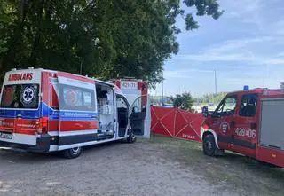 Zostawił na brzegu rzeczy i wszedł do wody. Już nie wrócił