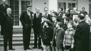 magazyn poznan kennedy_cyrylpoznanpl