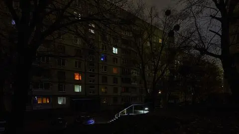 Brak prądu w Charkowie po rosyjskim ostrzale, 8 listopada 2025 roku