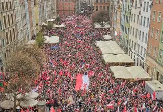 "Nie wszędzie dotarło". Zdjęcie i wpis premiera