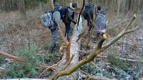 Aktywiści chcieli pomóc grupie 11 migrantów