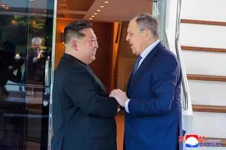 Kim Dzong Un i Siergiej Ławrow